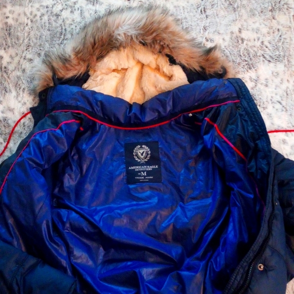 American Eagle puffer, Medium, Blue, hood with faux fur - Picture 6 of 7